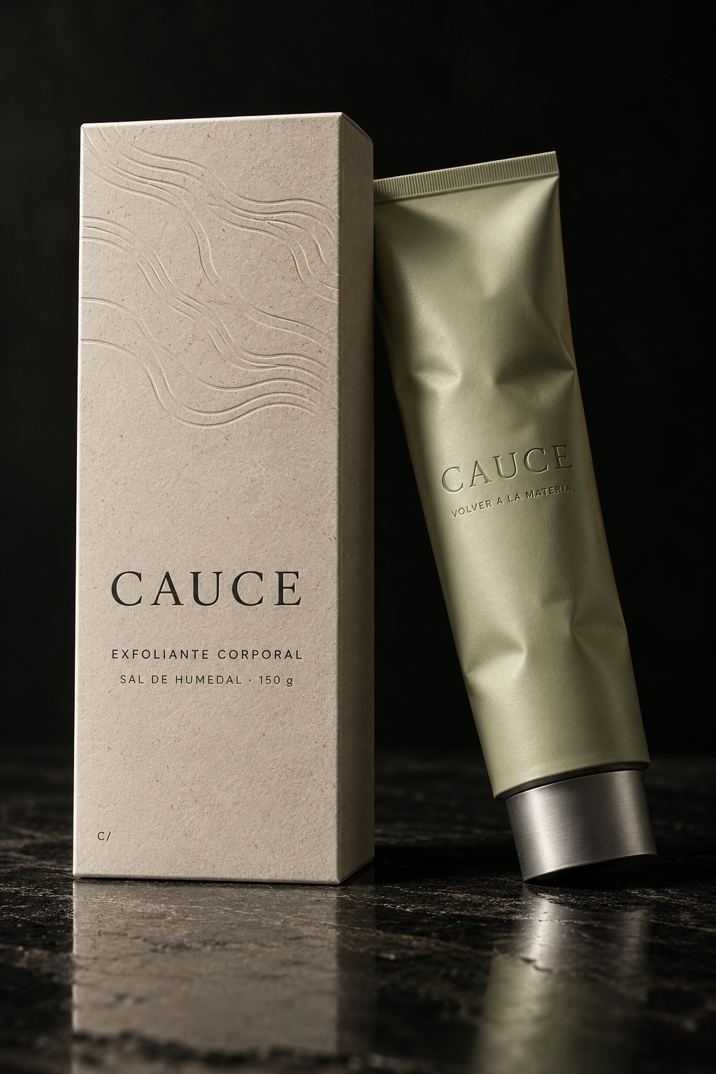Packaging principal de CAUCE: caja de papel texturado y tubo de exfoliante corporal